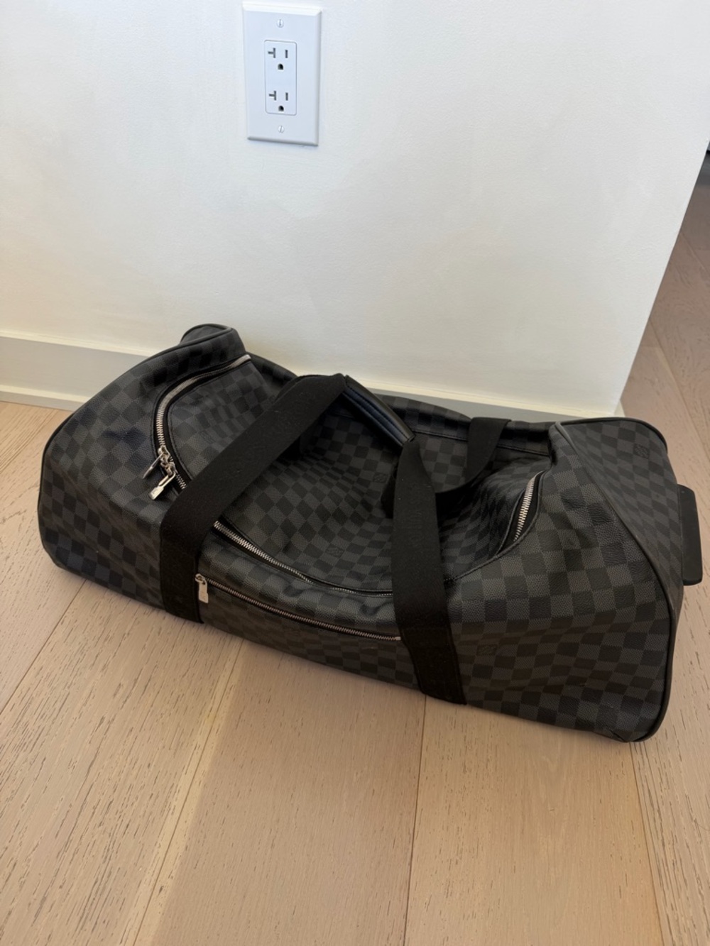 Louis Vuitton Neo Eole Damier Graphite rolling suitcase